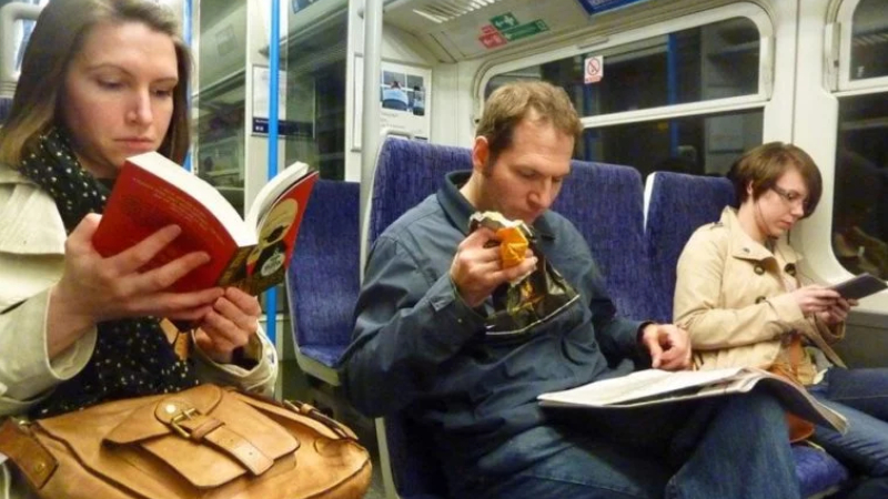 ¡Confirmado! En Rumania puedes viajar gratis si lees un libro