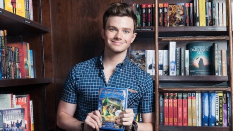 Chris Colfer, actor de Glee, se convierte en escritor de fantasía