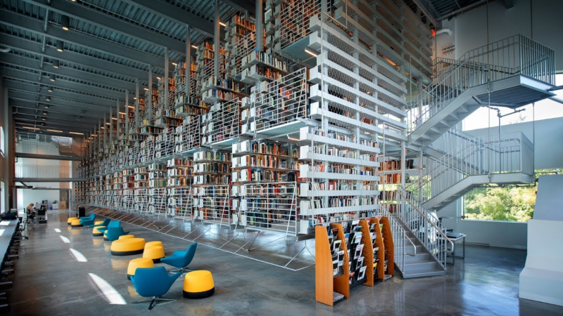 Esta es la hermosa biblioteca de los libros flotantes ¡Es magnífico!