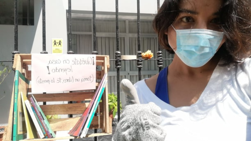 Josefina Jiménez, la joven que presta libros en esta cuarentena para que salgan de casa a través de la&nbsp;lectura