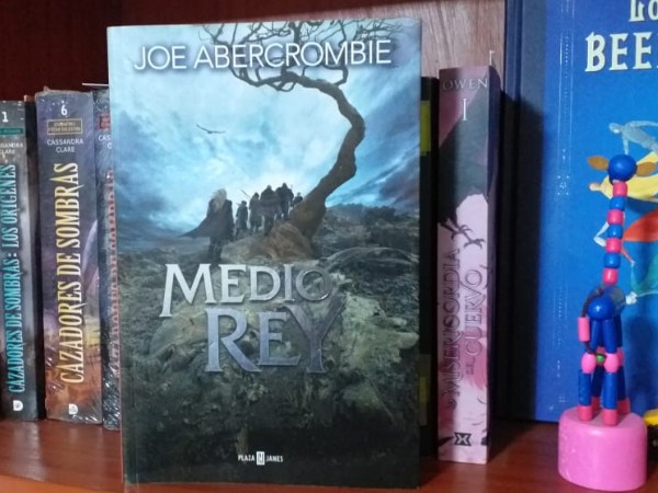 «Merecéis saber la verdad. Y yo merezco contarla» | RESEÑA: Medio&nbsp;Rey