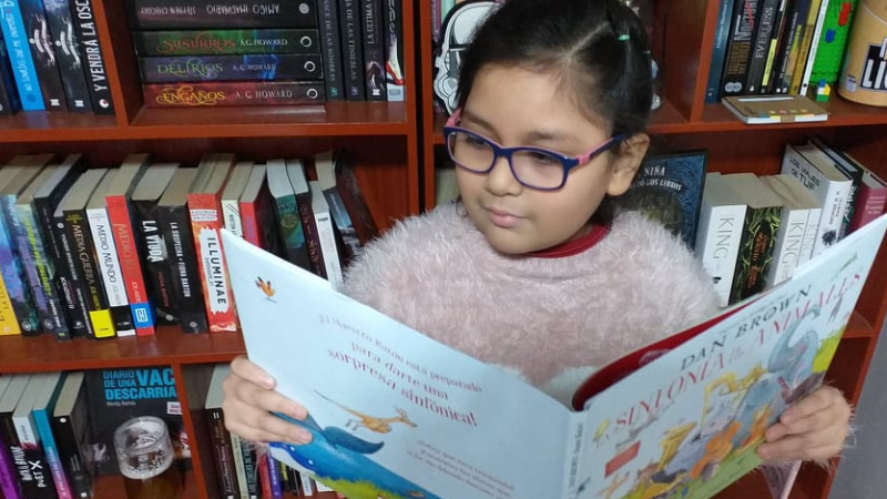 En Islandia se regalan libros por Navidad y leen toda la noche