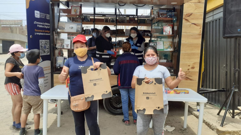 Bibliomóvil, el carrito con libros que acerca la lectura a los peruanos | FOTOS