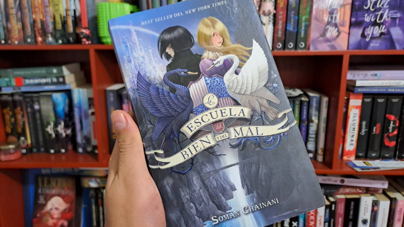 ¿Te gustaría tener tu propio cuento de hadas? RESEÑA | La Escuela del Bien y del Mal