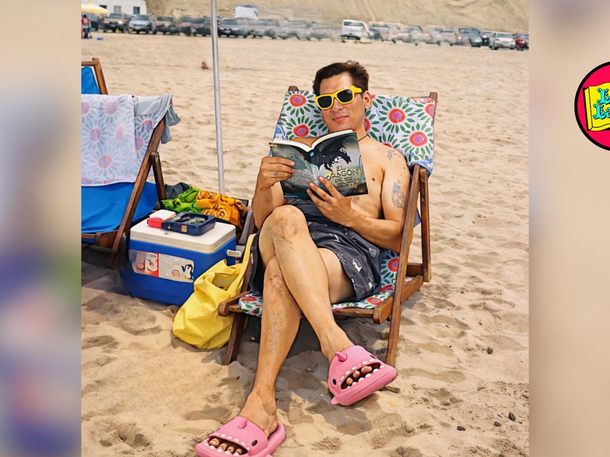 Cómo leer en la playa sin arruinar tus libros: 10 tips prácticos para el&nbsp;verano