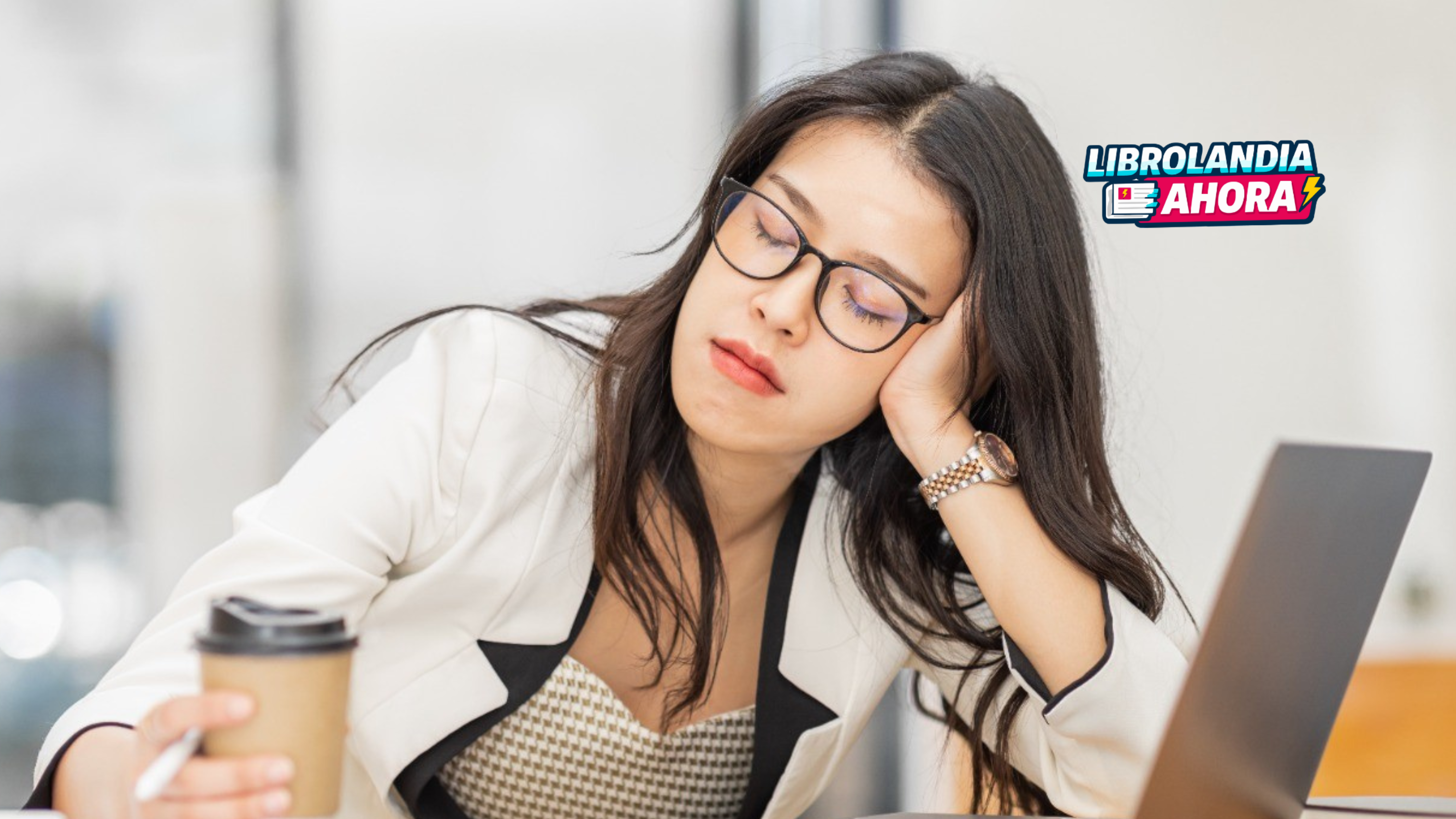 ¿Duermes y sigues cansado? Las señales que indican que la fatiga podría ser algo más